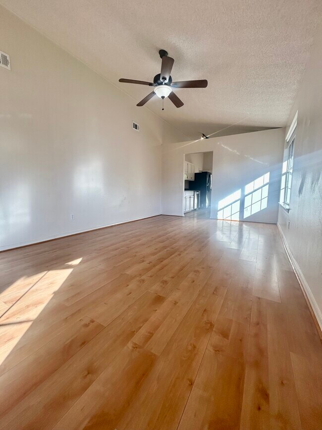 Foto del edificio - 1404 Greystone Dr