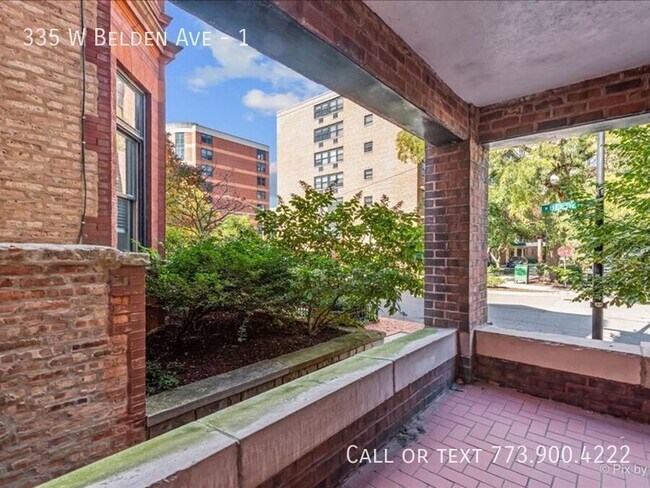 Foto del edificio - Prime Lincoln Park duplex available 3 bedr...