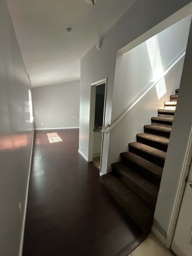 Building Photo - 24422 Webster Ave