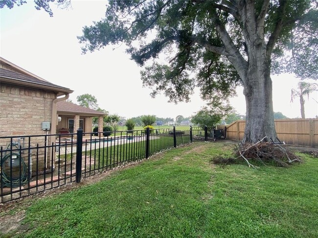 Building Photo - 14803 El Miranda Dr