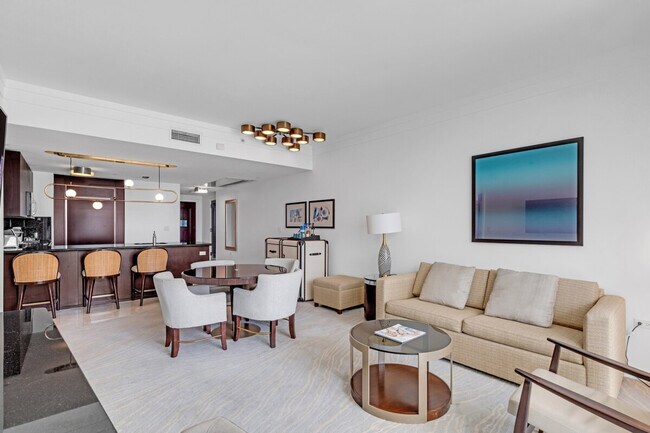 Building Photo - 4385 Collins Ave