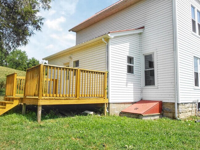 Foto del edificio - 121 Brady Rd