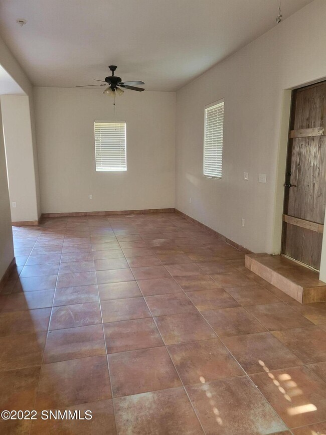 Building Photo - 517 N Tornillo St