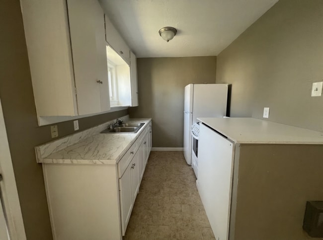 Foto del edificio - New Management, New Look, New You!