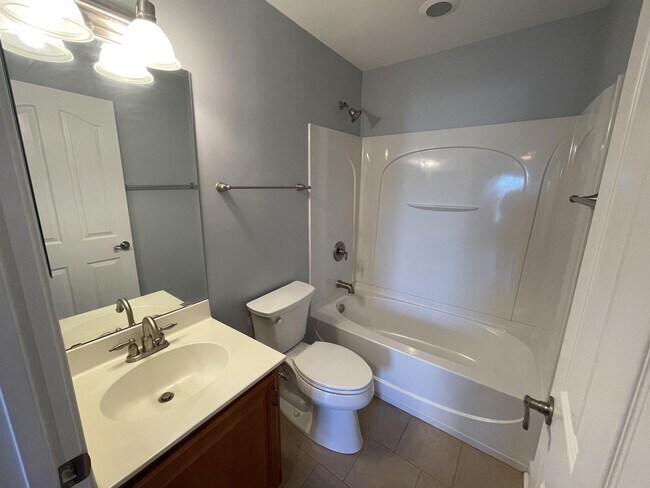 Building Photo - 605 Merton Ct