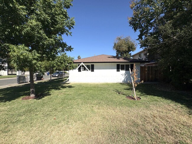 Foto del edificio - Very Nice 3bd/2ba Sacramento Home