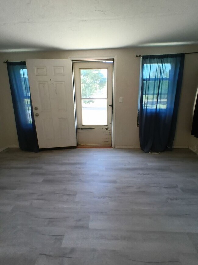 Foto del edificio - HOLIDAY SPECIAL-One Month FREE with 12 Month Lease!