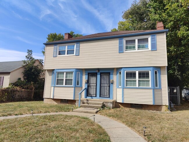 Building Photo - 653 Rhoads Ave