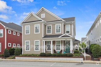 Building Photo - 2102 Promenade Ln