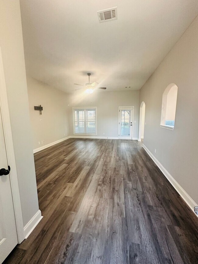 Foto del edificio - Adorable 3 bed 2 bath in Prime Location!