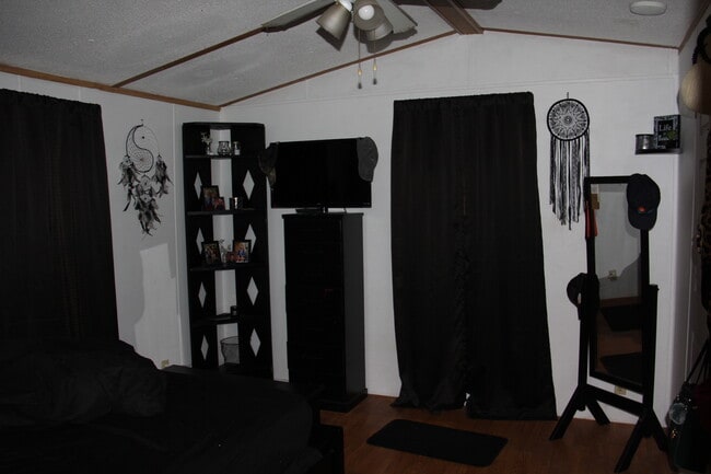 Foto del edificio - 4150 Spiker Ln