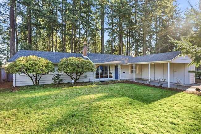 Foto del edificio - Bright & Comfortable Home with Private Patio and Covered Parking