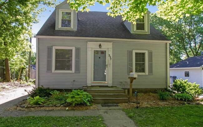Building Photo - 330 N Franklin Ave