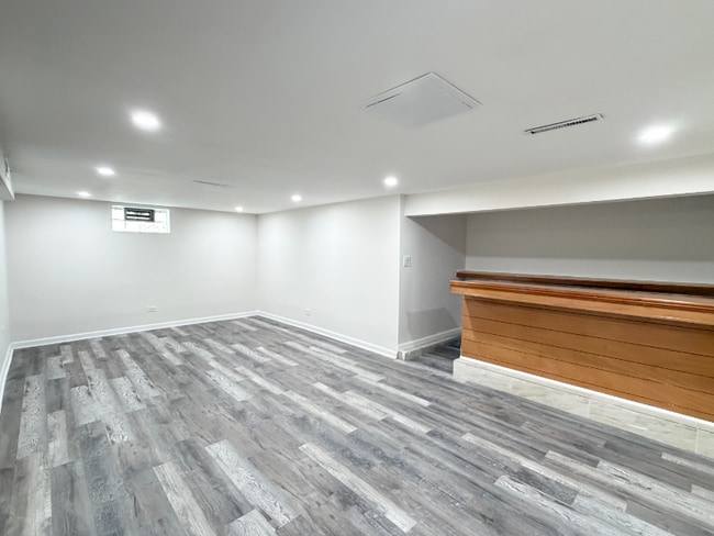 Foto del edificio - 18534 Wentworth Ave