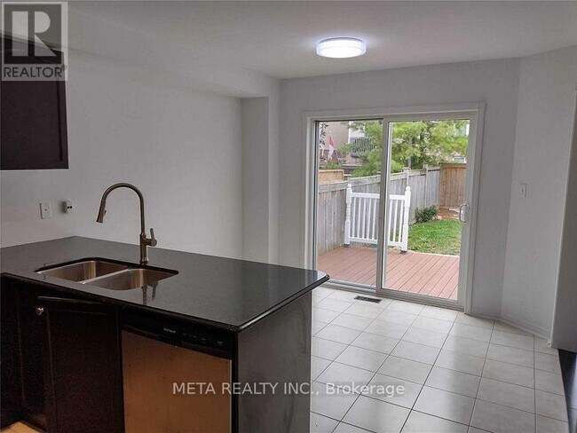 Building Photo - 1628 Glenbourne Dr