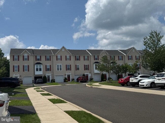 Building Photo - 814 Susan Cir
