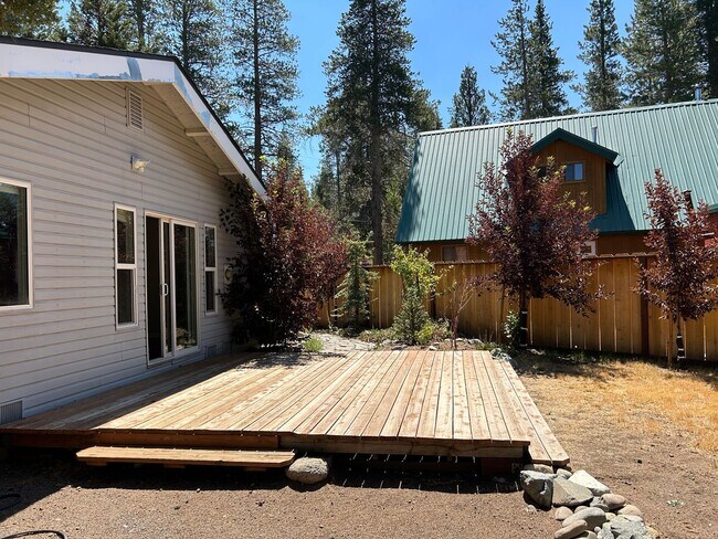 Building Photo - Sunny Home in the Heart of Meyers - Backs ...
