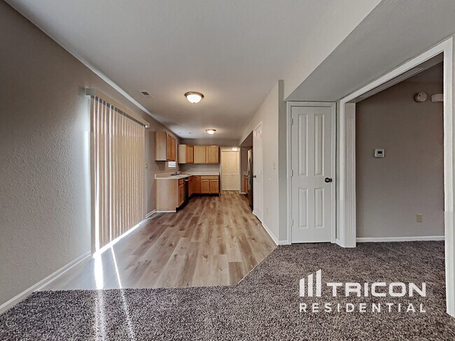 Foto del edificio - 619 Sweet Creek Dr