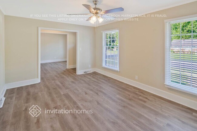 Foto del edificio - 4213 Gladstone Ln