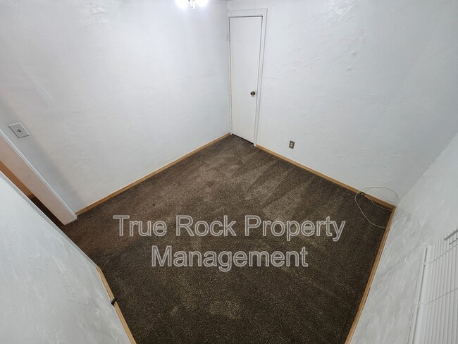 Foto del edificio - 821 N Highland Ave