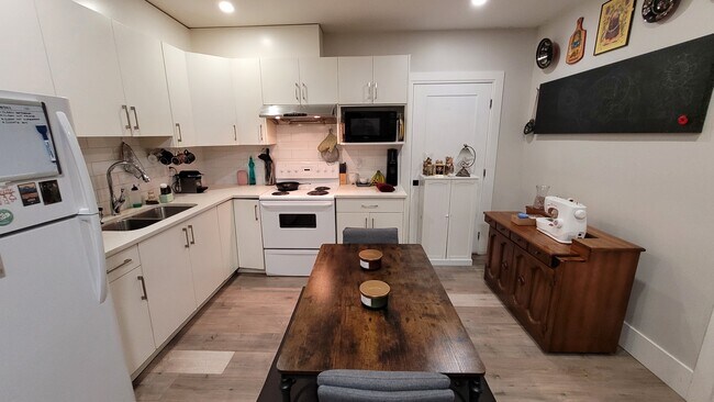 Photo du bâtiment - 14487 Chartwell Dr