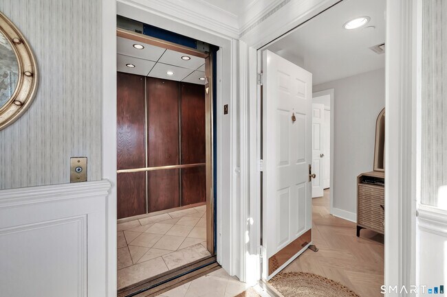 Foto del edificio - 43 Harbor Dr