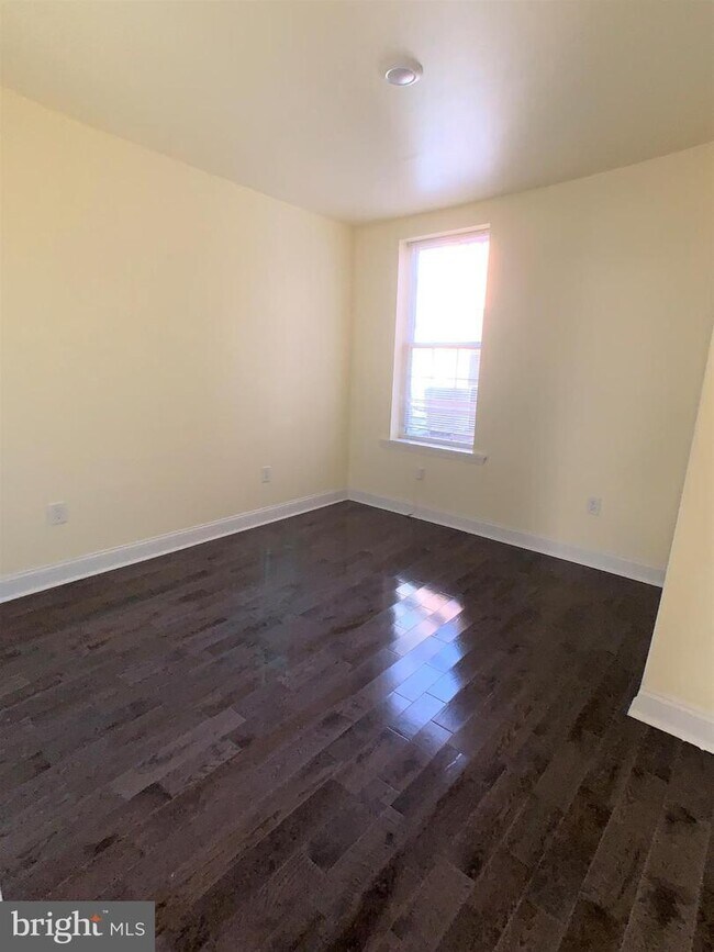 bedroom 1 - 1427 w girard ave