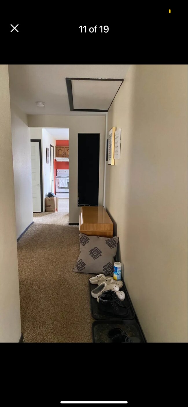 Pasillo - 1174 W Broadway St