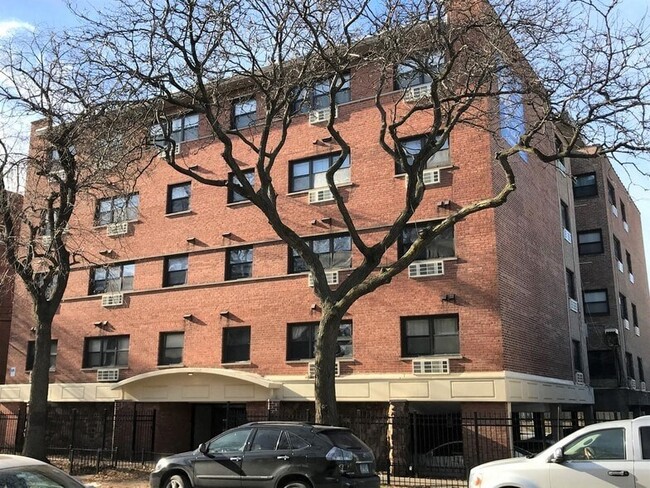 Building - Greenview Apartments