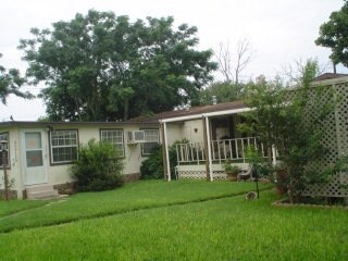 Building Photo - Rose Garden Mobile Estate