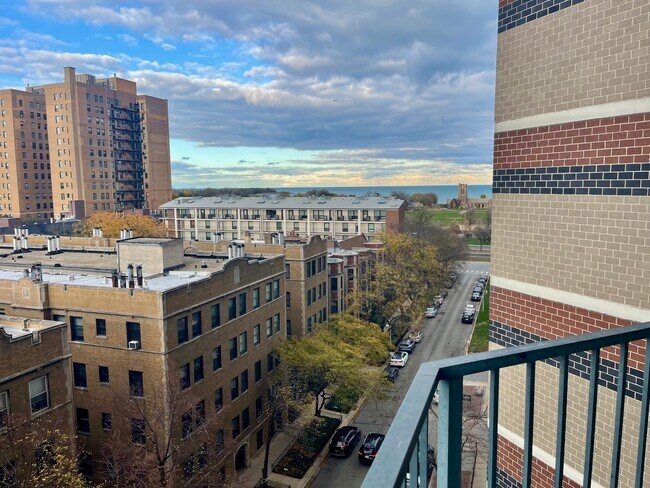 Foto del edificio - 3660 N Lake Shore Dr