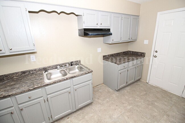 Foto del edificio - 1841 S Perkins Rd