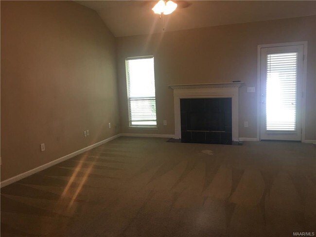 Building Photo - 418 River Oaks Dr