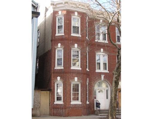 Foto del edificio - 324 Chelsea St