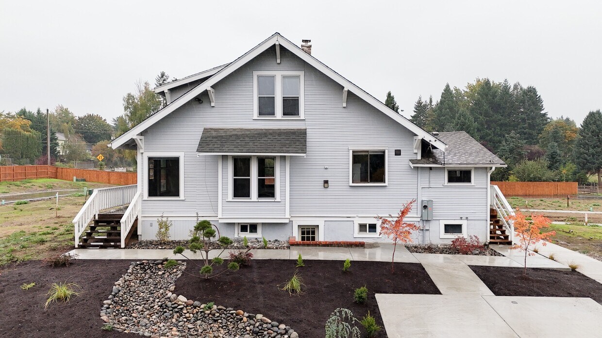 Foto principal - 9905 NE 46th Ct