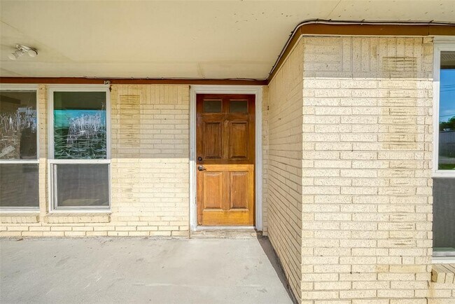 Building Photo - 2607 Charles Ln