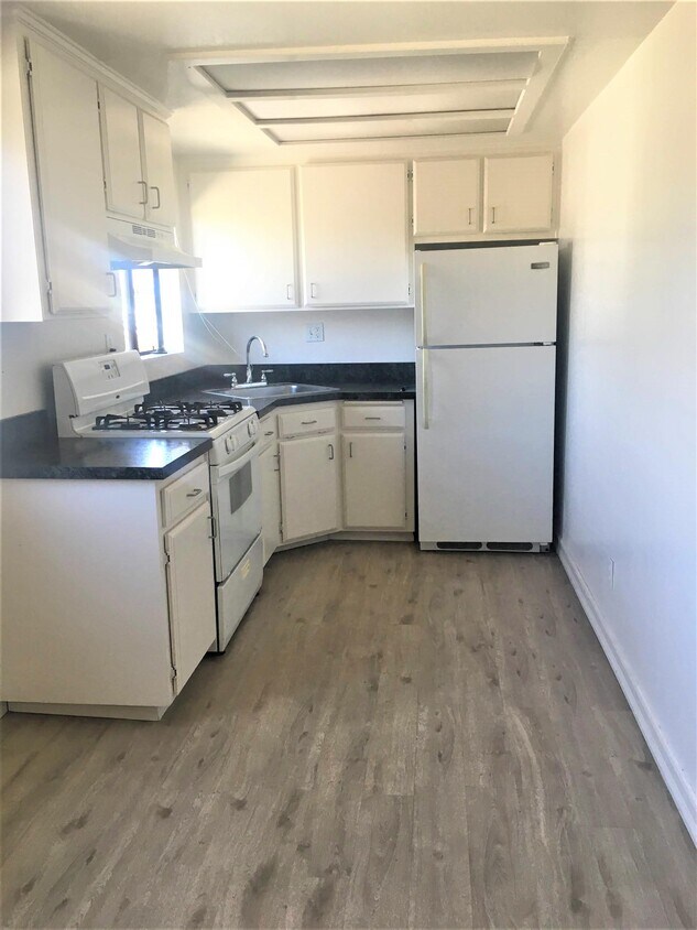 Foto principal - 4695 Bancroft St