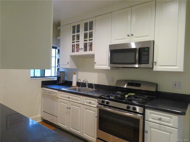 Foto del edificio - 915 Wynnewood Rd