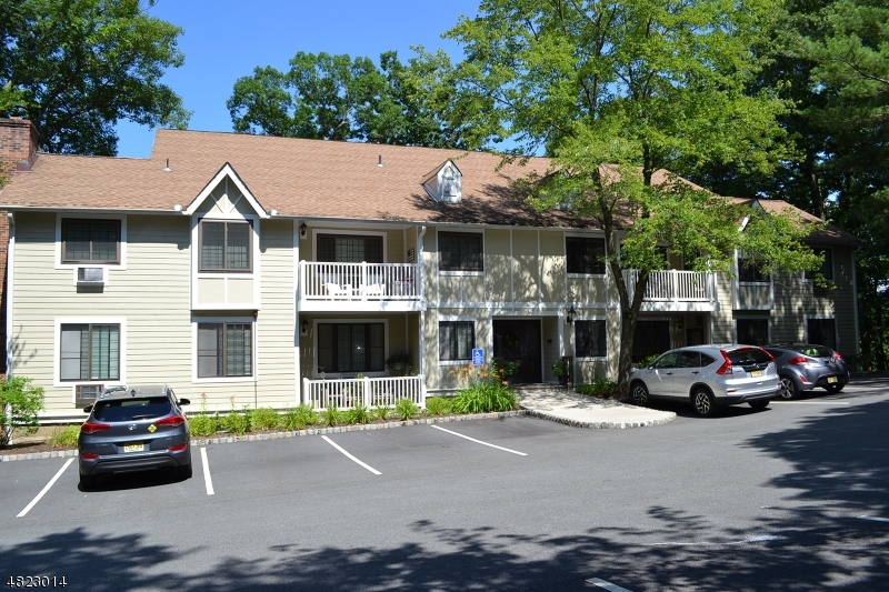 Primary Photo - 1 Foxwood Dr