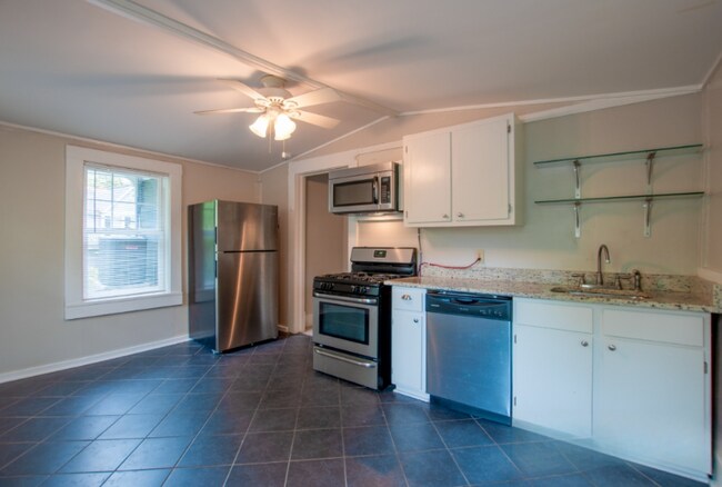 Foto del edificio - 615 Linwood Ave NE