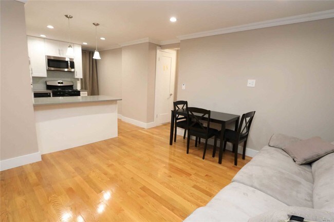 Foto del edificio - 141-25-141-78 78th Ave