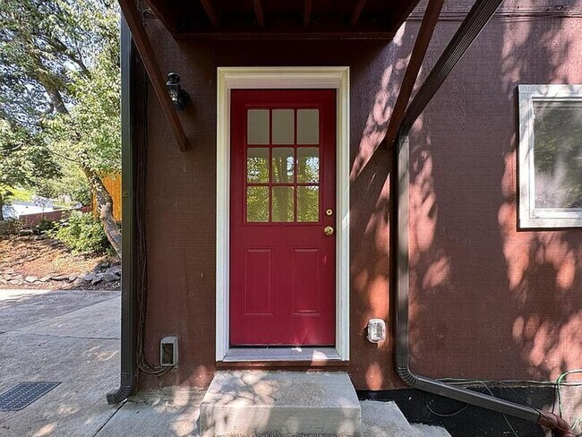 Foto del edificio - Beautiful One Bedroom Apartment in Fox Hollow Area