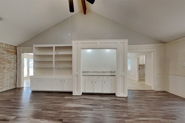 Foto del edificio - 3315 Redwood Lodge Dr