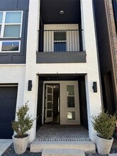 Building Photo - 2511 Carolwood Ln