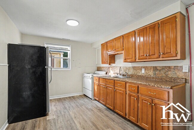 Foto del edificio - Charming 3-Bedroom Home Near Erskine Park