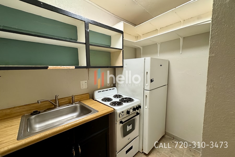 Building Photo - 1374 Zephyr St