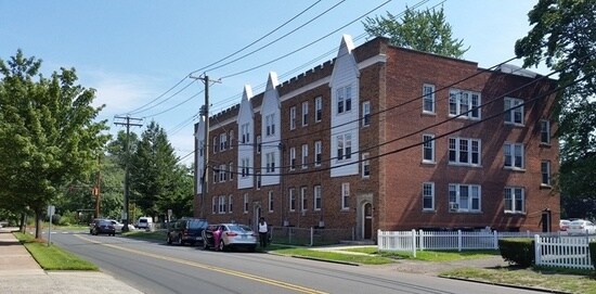 Primary Photo - 405 Main St