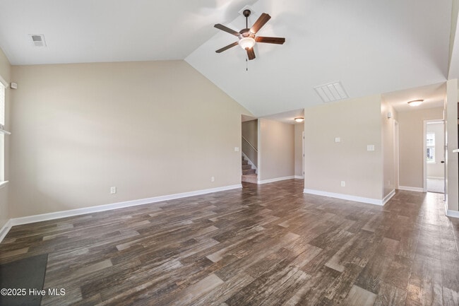 Building Photo - 695 Aria Ln