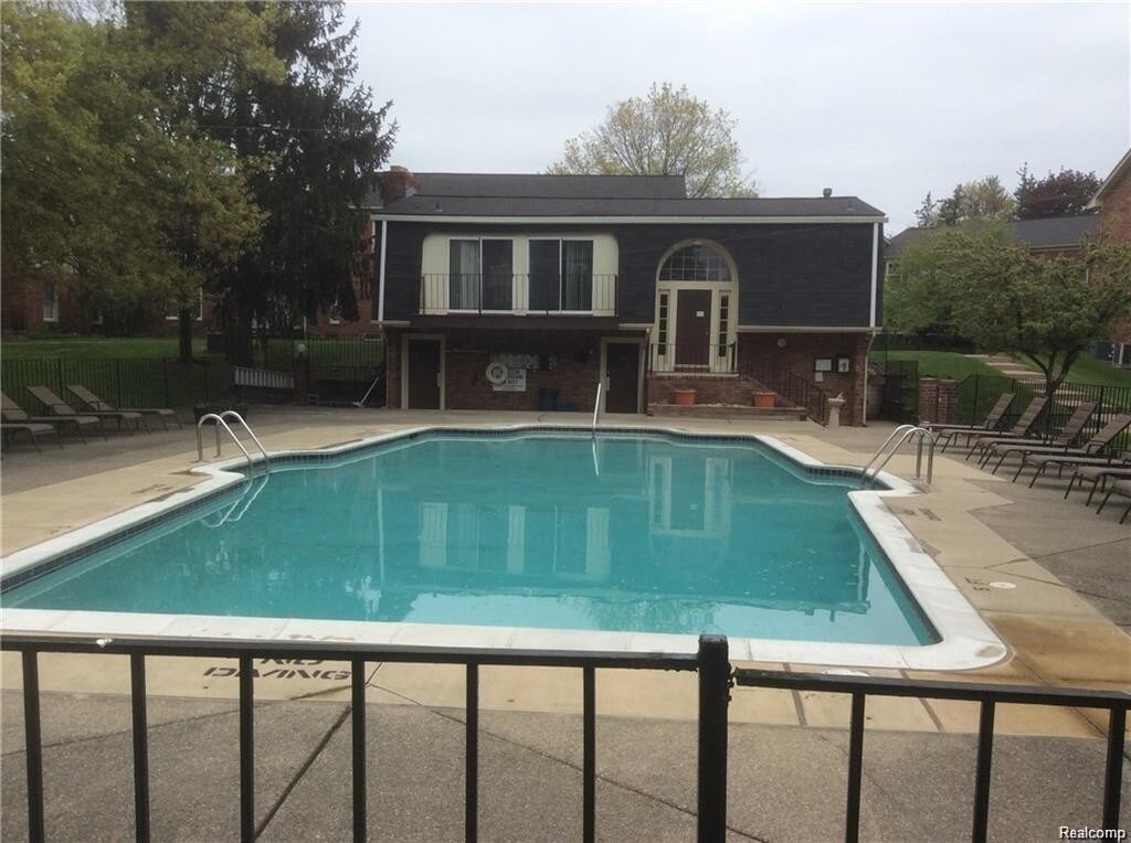 Foto principal - 6322 Pepper Hill St