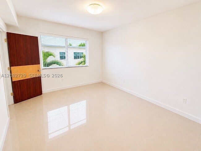 Foto del edificio - 1027 94th St